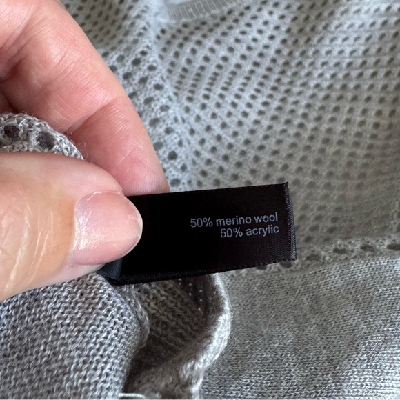 The Limited Gray V-Neck Wool Blend Knit Long Sleeve Sweater Size XS or Small - Picture 5 of 8